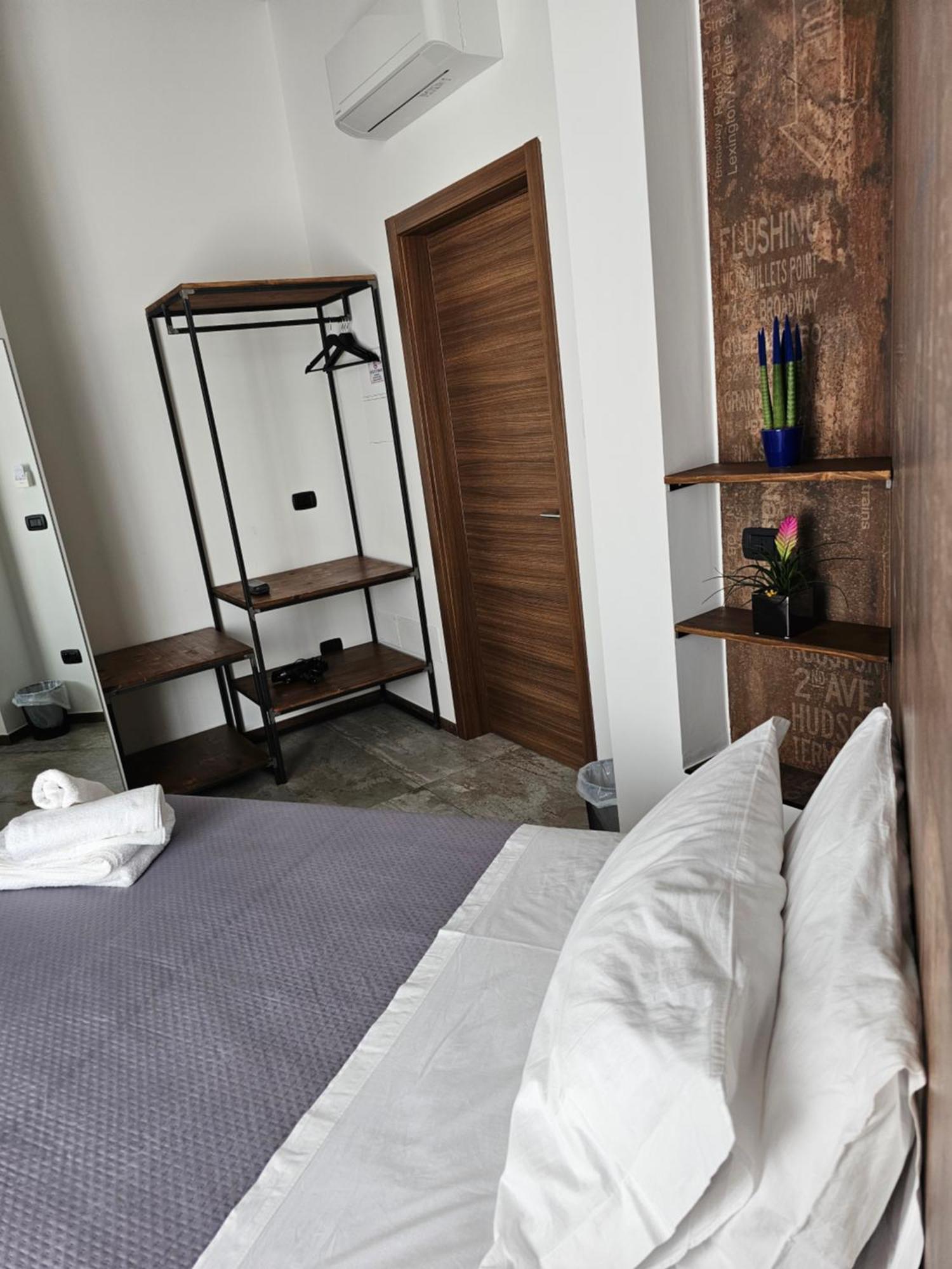 Binario1 Rooms Barletta Exterior photo